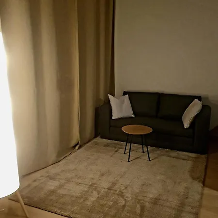 Downtown Studio, Near Railwaystation, With Exercise Facilities Apartamento